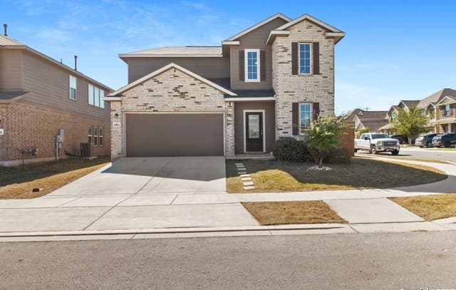 3-bedroom rental at 8904 Portobello Way in Converse, TX — photo 2