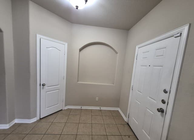 3-bedroom rental at 8915 Audubon Park in Converse, TX — photo 4