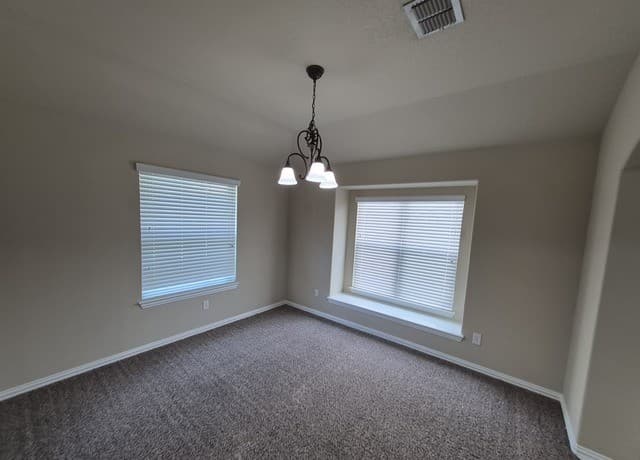 3-bedroom rental at 8915 Audubon Park in Converse, TX — photo 5