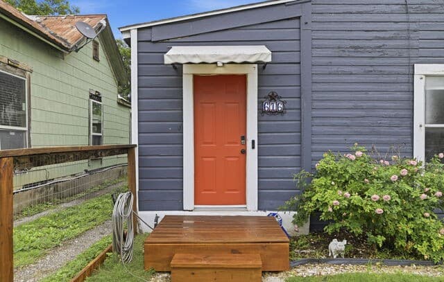 3-bedroom rental at 616 Willow in San Antonio, TX — photo 4