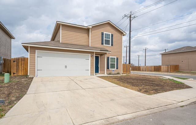 3-bedroom rental at 11803 Claudette in San Antonio, TX — photo 1