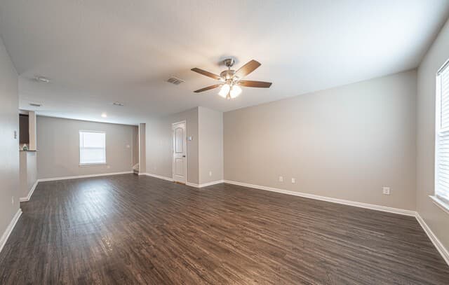 3-bedroom rental at 11803 Claudette in San Antonio, TX — photo 5