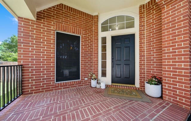 3-bedroom rental at 8910 Brae Bnd in San Antonio, TX — photo 3