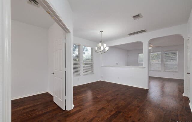 3-bedroom rental at 21258 Coral Spur in San Antonio, TX — photo 3