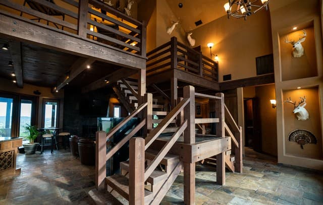 4-bedroom rental at 225 Valley View Dr in Comfort, TX — photo 5