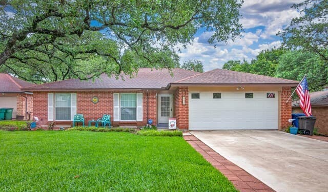 4-bedroom rental at 7735 Creek Trail St in San Antonio, TX — photo 1