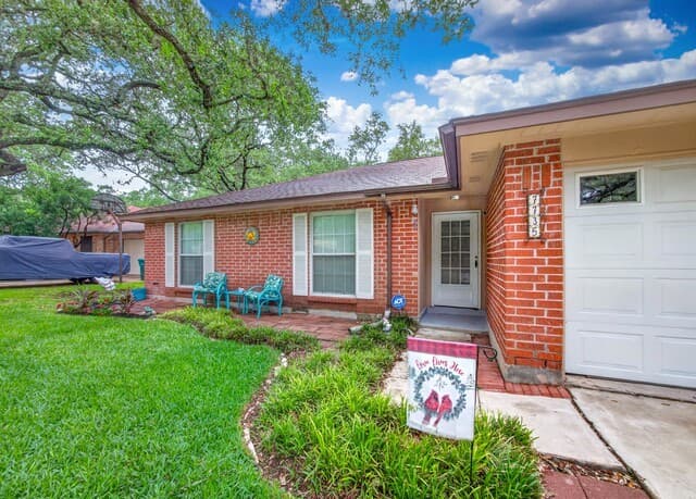 4-bedroom rental at 7735 Creek Trail St in San Antonio, TX — photo 2
