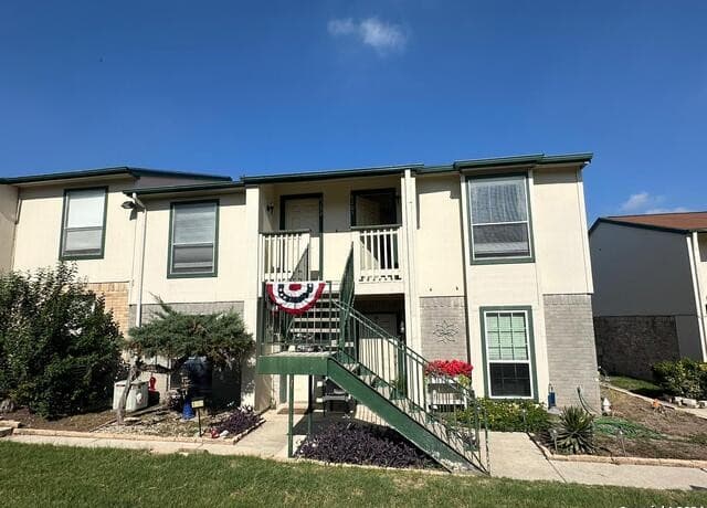 1-bedroom rental at 4949 Hamilton Wolfe Rd in San Antonio, TX — photo 1