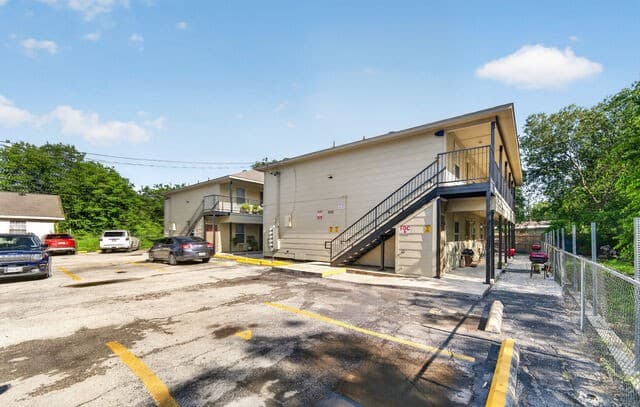 rental at 926/930 Drury Lane in San Antonio, TX — photo 3