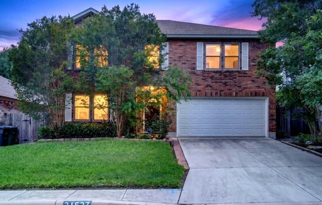 4-bedroom rental at 21527 Tenore in San Antonio, TX — photo 1