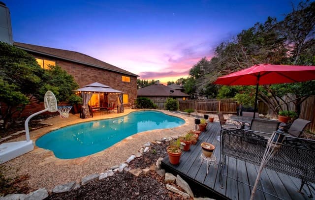 4-bedroom rental at 21527 Tenore in San Antonio, TX — photo 2