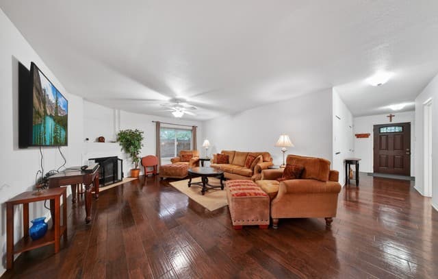 4-bedroom rental at 21527 Tenore in San Antonio, TX — photo 4