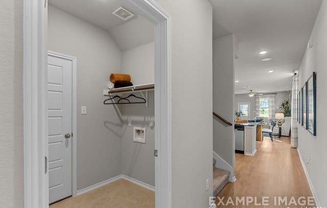 5-bedroom rental at 2518 Applewhite Meadow in San Antonio, TX — photo 3