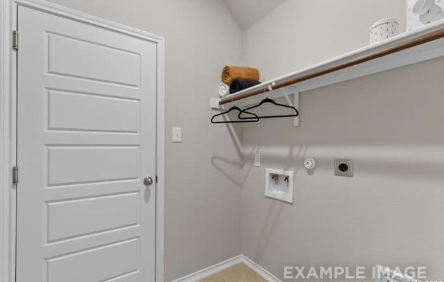 5-bedroom rental at 2518 Applewhite Meadow in San Antonio, TX — photo 4