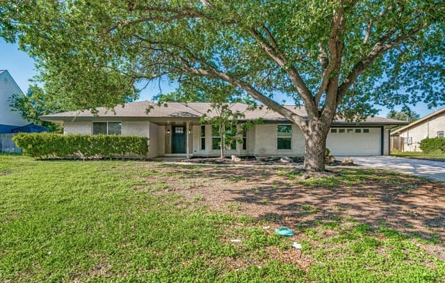3-bedroom rental at 654 Richfield in Windcrest, TX — photo 2