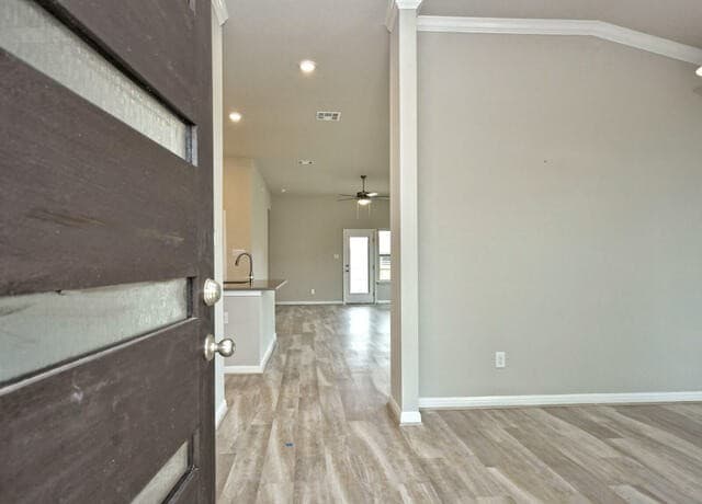 3-bedroom rental at 6519 Queen Carol in San Antonio, TX — photo 3