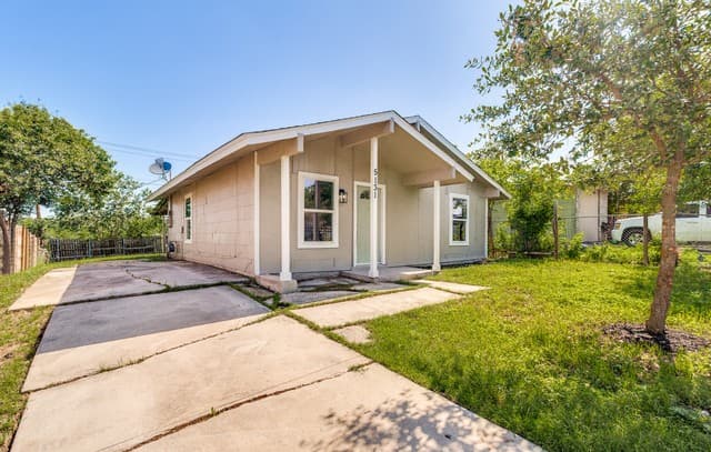 3-bedroom rental at 5131 Little Creek in San Antonio, TX — photo 1