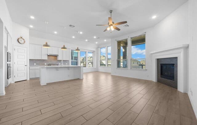 4-bedroom rental at 22923 Bear Riv in San Antonio, TX — photo 3
