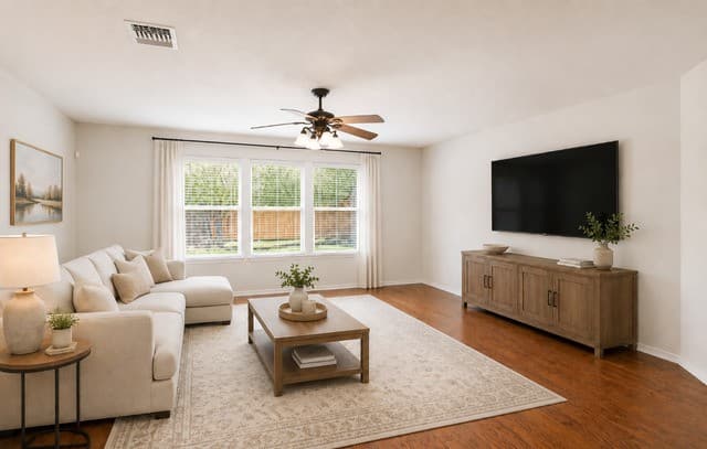 5-bedroom rental at 10507 Cosmos Canyon in Helotes, TX — photo 3