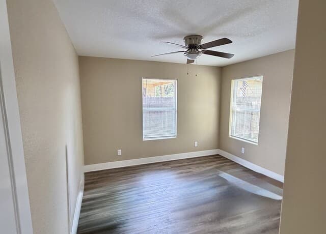 3-bedroom rental at 159 N San Gabriel Ave in San Antonio, TX — photo 4
