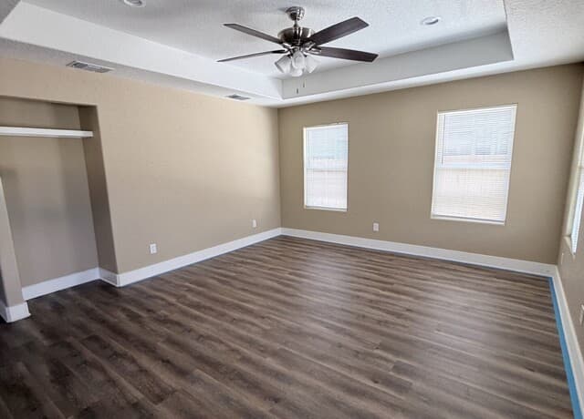 3-bedroom rental at 159 N San Gabriel Ave in San Antonio, TX — photo 5