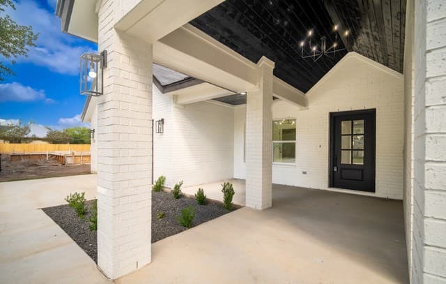 4-bedroom rental at 169 Pine Valley Dr in La Vernia, TX — photo 5