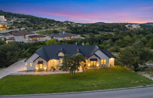 4-bedroom rental at 10907 Nina Rdg in San Antonio, TX — photo 1