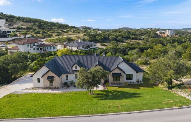 4-bedroom rental at 10907 Nina Rdg in San Antonio, TX — photo 2