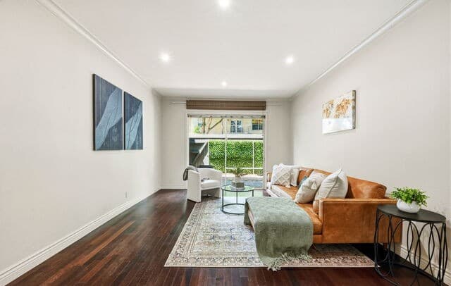 2-bedroom rental at 7711 Broadway Unit 7B in San Antonio, TX — photo 4
