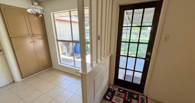 4-bedroom rental at 5039 Galahad Dr in San Antonio, TX — photo 3