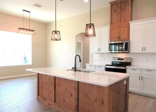 4-bedroom rental at 508 Alta Vista Dr in Pleasanton, TX — photo 4