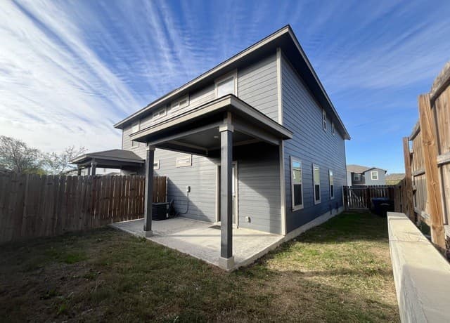 rental at 6418 Luglio Ln in San Antonio, TX — photo 2