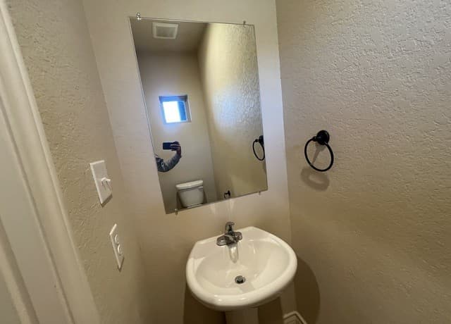 rental at 6418 Luglio Ln in San Antonio, TX — photo 5