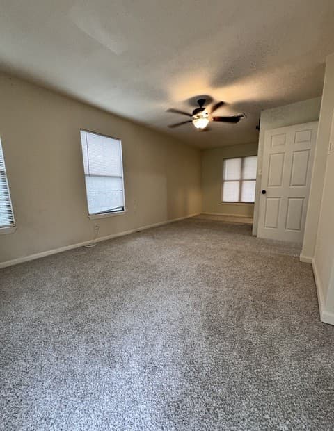 3-bedroom rental at 107 Sabyan Dr in San Antonio, TX — photo 3