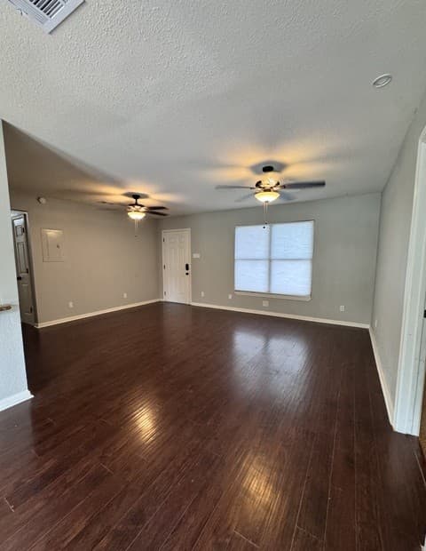 3-bedroom rental at 107 Sabyan Dr in San Antonio, TX — photo 4