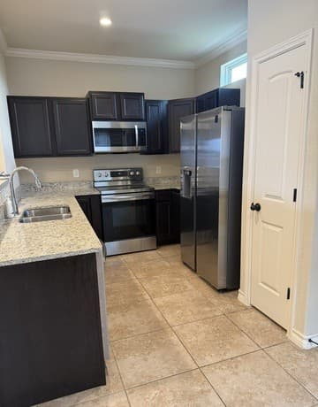 rental at 13910 Annas in San Antonio, TX — photo 3