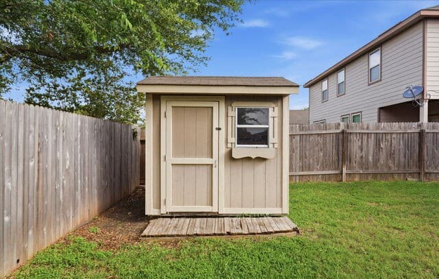4-bedroom rental at 141 Buckskin Way in Cibolo, TX — photo 5