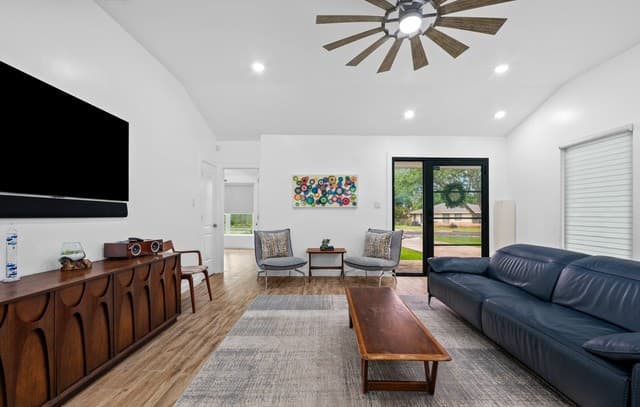 3-bedroom rental at 212 Shadywood in Boerne, TX — photo 5