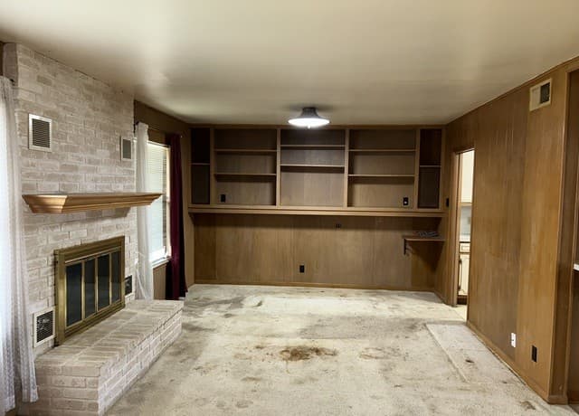 3-bedroom rental at 3807 Oak Trl in San Antonio, TX — photo 3