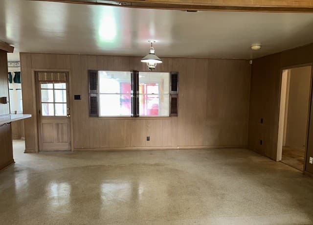 3-bedroom rental at 3807 Oak Trl in San Antonio, TX — photo 5
