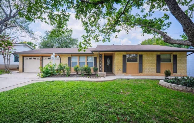 3-bedroom rental at 5015 Northfield in San Antonio, TX — photo 1