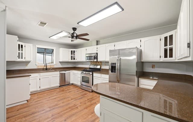 3-bedroom rental at 15751 Medina in LaCoste, TX — photo 5