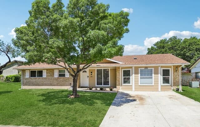4-bedroom rental at 2323 Townbreeze in San Antonio, TX — photo 1