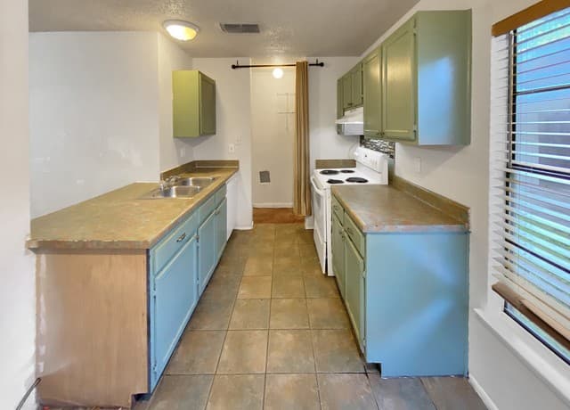 2-bedroom rental at 1315 Coldwater in San Antonio, TX — photo 5