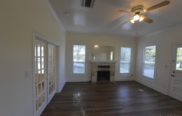 3-bedroom rental at 1598 State Highway 16 N in Bandera, TX — photo 3
