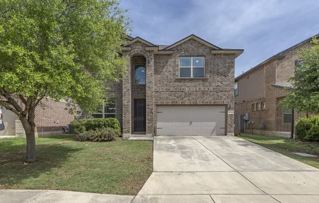 3-bedroom rental at 8718 Finlandia Rock in San Antonio, TX — photo 1