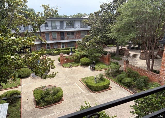 3-bedroom rental at 8401 N New Braunfels Ave Unit 321 in San Antonio, TX — photo 3