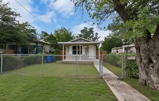 2-bedroom rental at 2721 Colima St in San Antonio TX