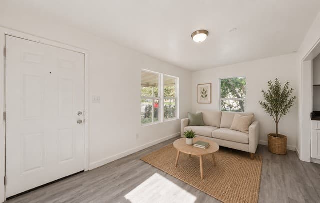 2-bedroom rental at 2721 Colima St in San Antonio, TX — photo 5