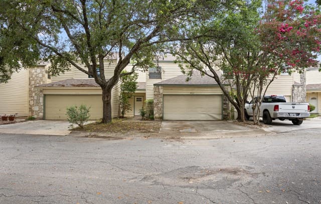 2-bedroom rental at 8565 Echo Creek Lane in San Antonio, TX — photo 1